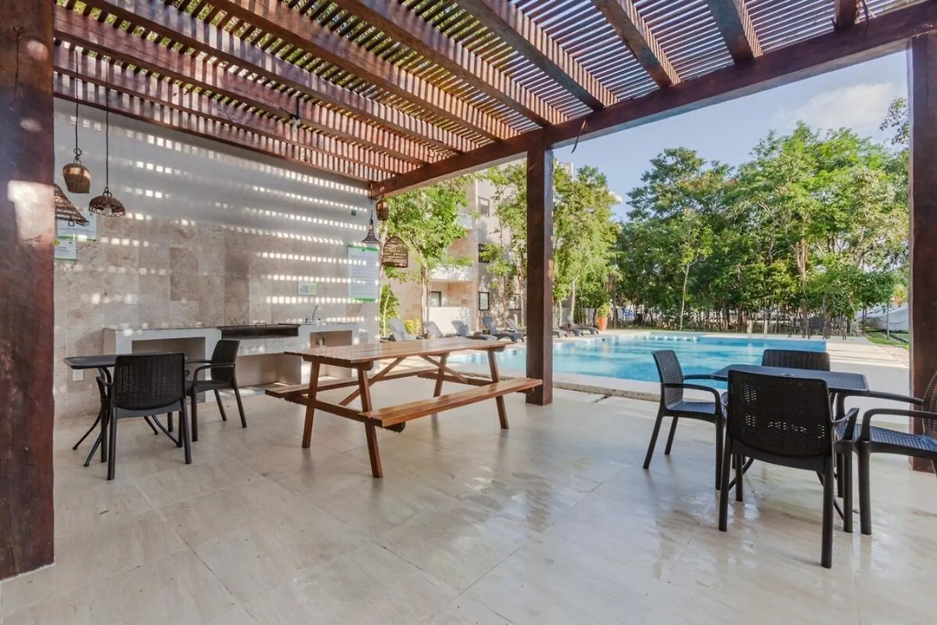 Сasa de vacaciones Modern Condo Wifi 200Mb, 2 Gyms, 6Pools, Balcony Playa del Carmen México