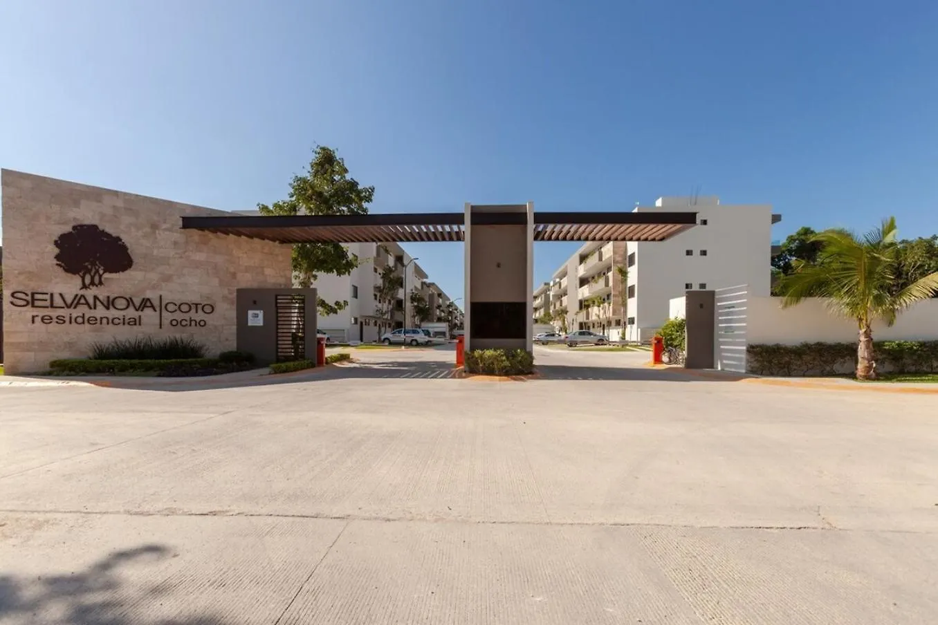 Modern Condo Wifi 200Mb, 2 Gyms, 6Pools, Balcony Playa del Carmen