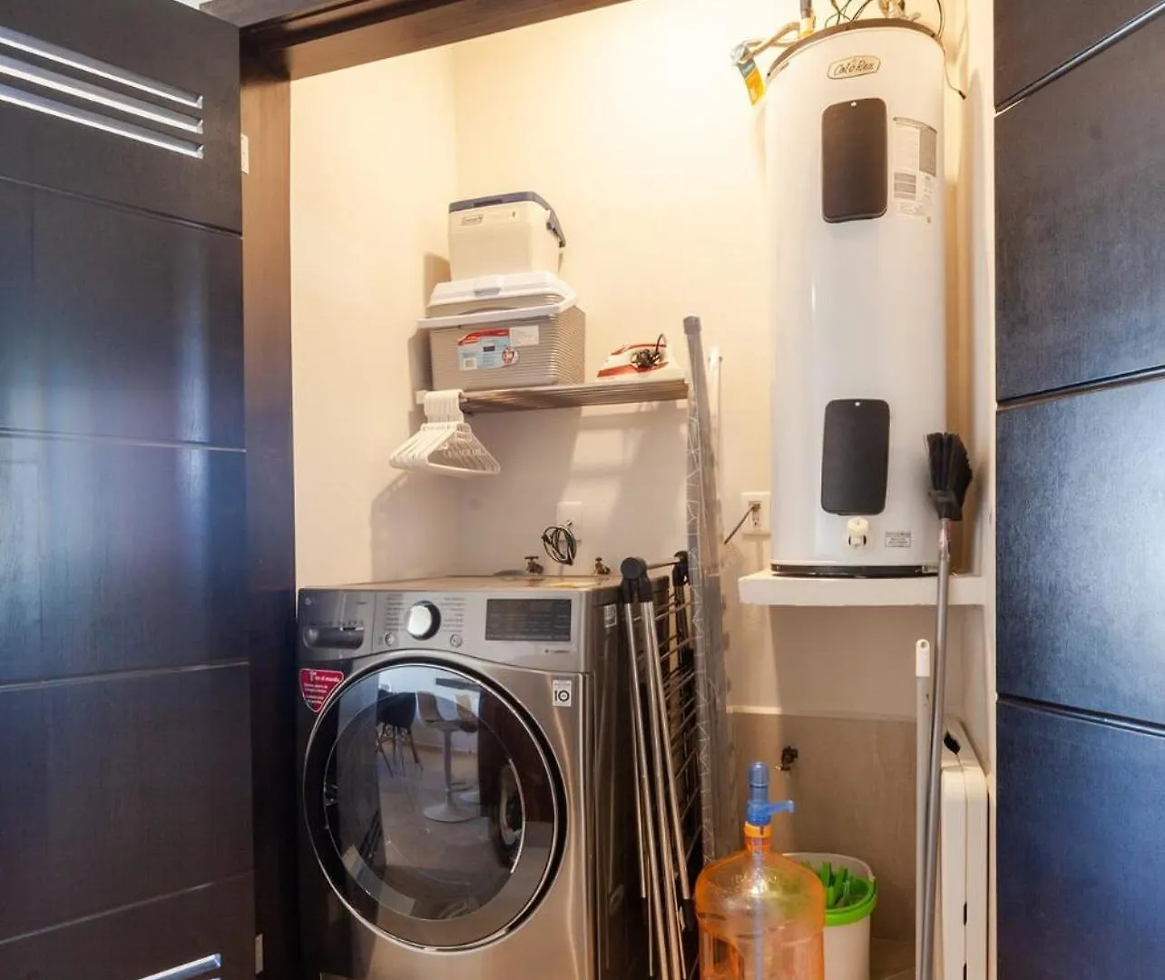 Modern Condo Wifi 200Mb, 2 Gyms, 6Pools, Balcony Playa del Carmen Сasa de vacaciones